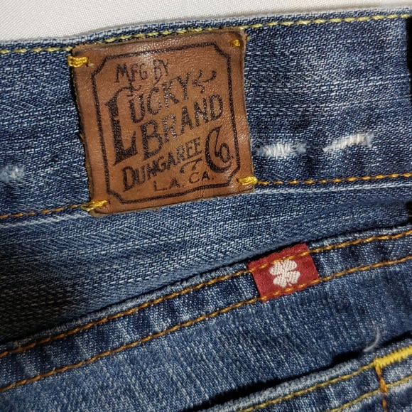 Classic & Lightly worn Lucky brand denim shorts - Picture 5 of 6